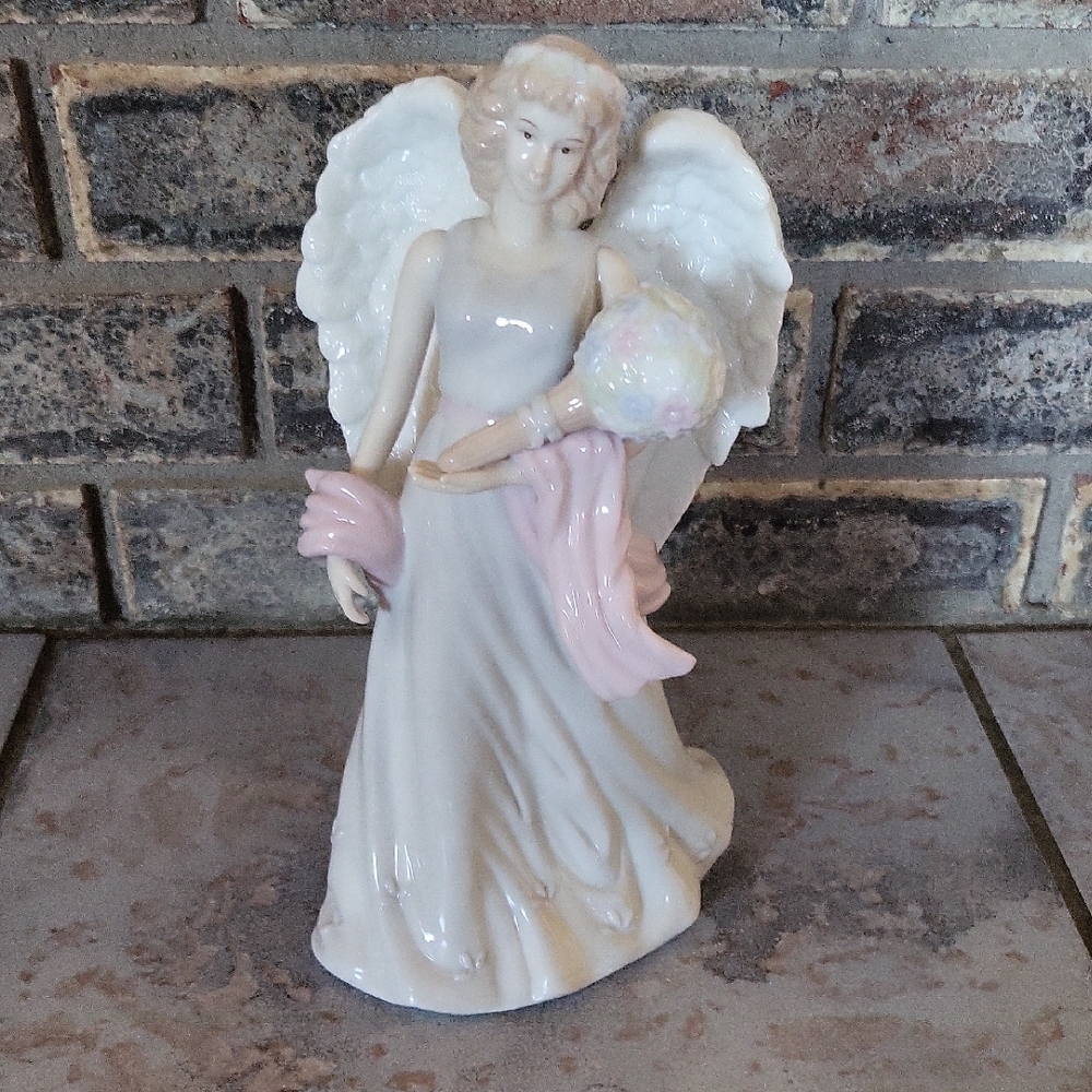 Porcelain Angel Figurine with Pink and White Accents Belezza "Breanne"